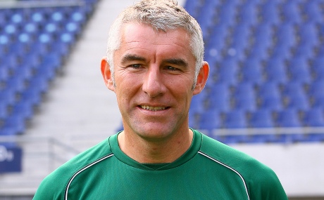 © Hannover 96 Mirko Sloma in grünem Hannover 96 Trikot im Stadion