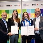 Bild mit DTB-Präsident Dr. Alfons Hölzl, DTJ-Vorsitzender Julia Schneider, Nationalteam-Turnerin Sarah Voss und Prof. Dr. Martin Dietrich, Kommissarischer Direktor der BZgA