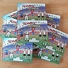 Zehn Exemplare des Buchs "Olympia träumt von Olympia" liegen auf einem Tisch