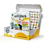 Die geöffnete Elternabend-Box mit Lobaufklebern und Mitmachheften