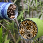 Ansicht zweier Insektenhotels