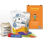 „Kinder stark machen”-Paket geöffnet mit Spiele-Set, Broschüren & Poster